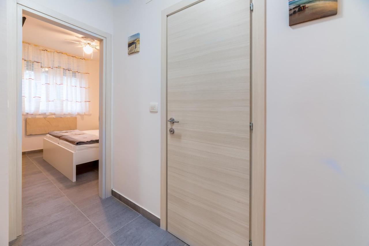 Apartment Lana Baška Zewnętrze zdjęcie